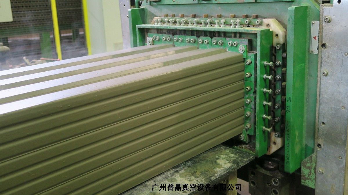 真空技術(shù)助力高質(zhì)量屋面磚瓦的生產(chǎn)